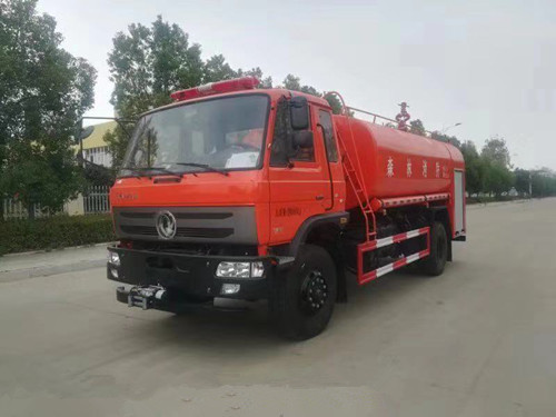 春风4驱11吨消防洒水车