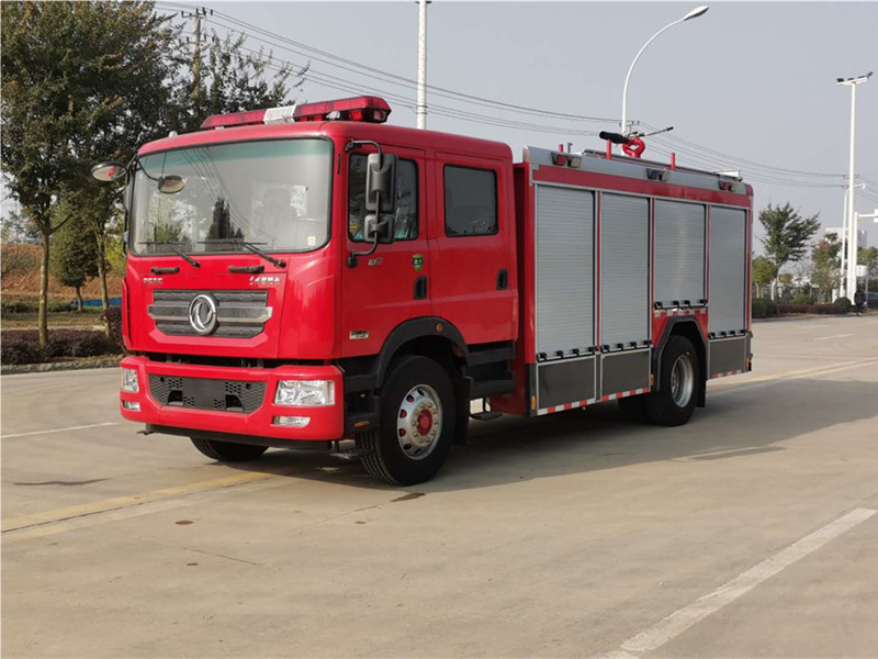 春风7吨水罐消防车