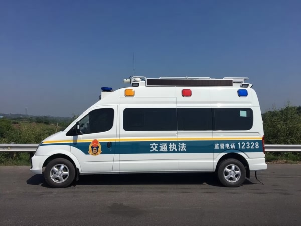上汽大通V80多功效批示车