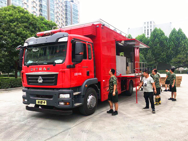 重汽灿德卡饮食保证车